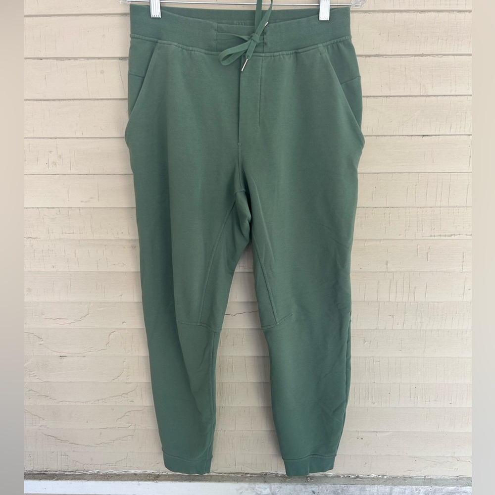 Lululemon joggers size medium